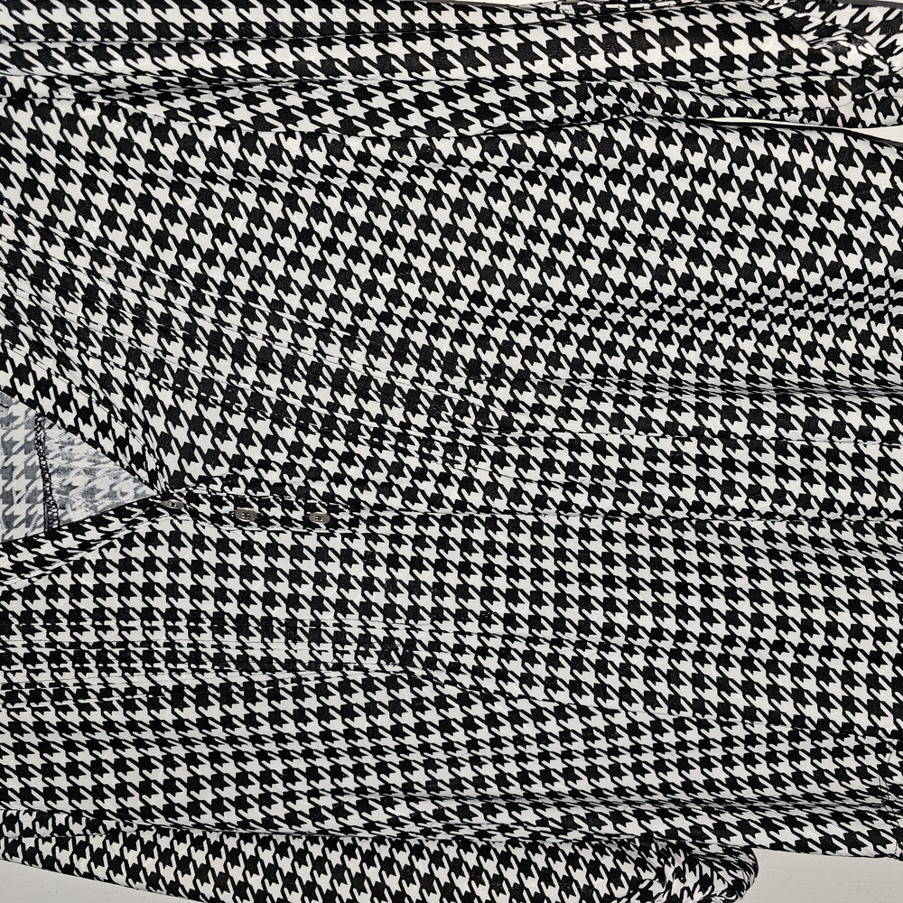 Black and White Houndstooth Patterned Blouse Top